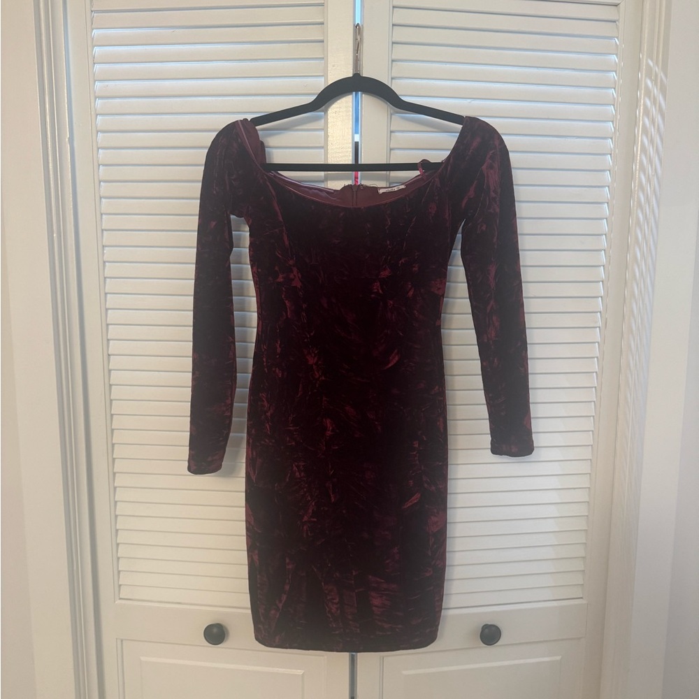 2bella Elegant Velvet Burgundy Dress